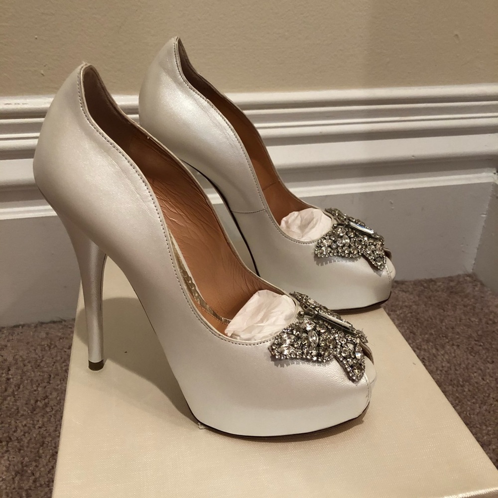Aruna Seth pearl leather heels